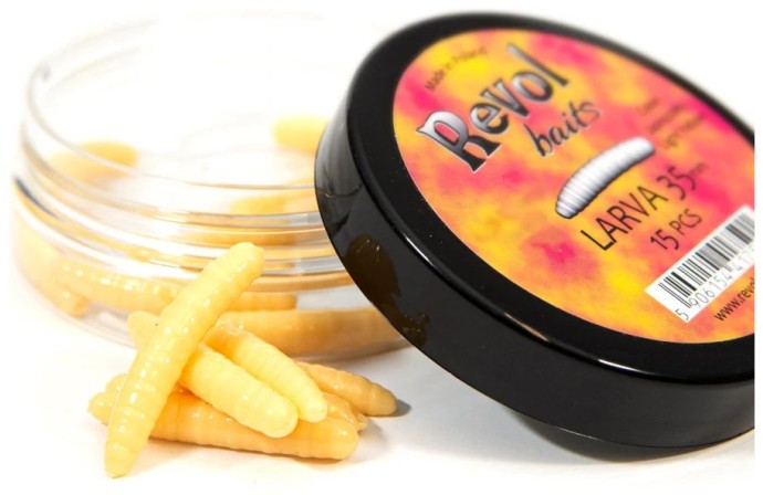 15kom - Gumeni Mamac Revol Baits Larva 35mm Sýr-Česnek