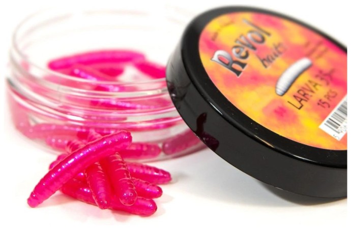 15kom - Gumeni Mamac Revol Baits Larva 35mm Sýr-Česnek