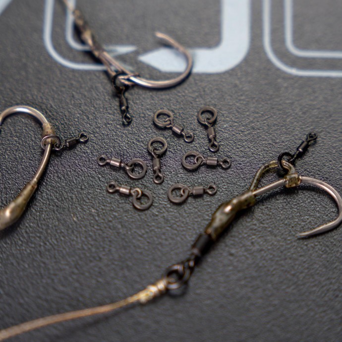 20kom - Vrtilica Avid Carp Outline Micro Ringed Hookbait Swivel Veličina 19