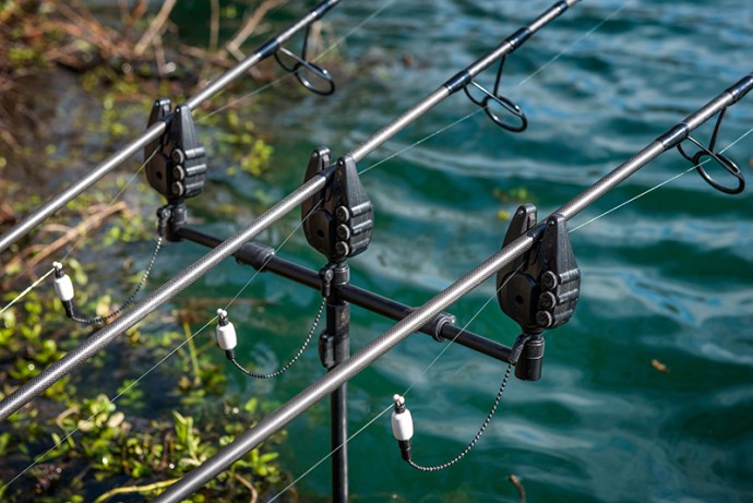 2kom - Držač za 3 Štapa Fox Black Label QR 3 Rod Adjustable Buzz Bar XL