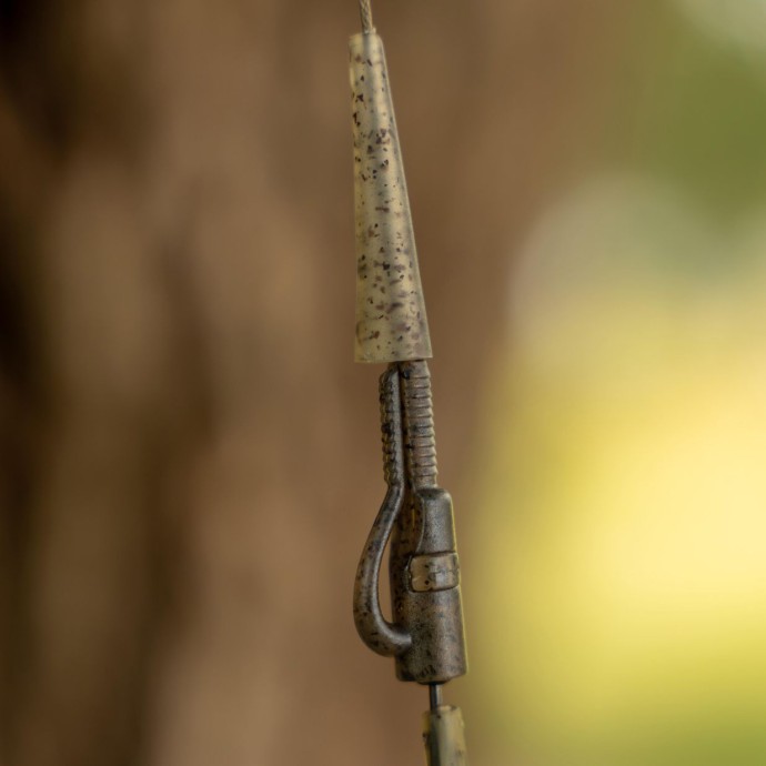 5kom - Set kopči Avid Carp Outline FleckTone Pinned QC Lead Clip Kit