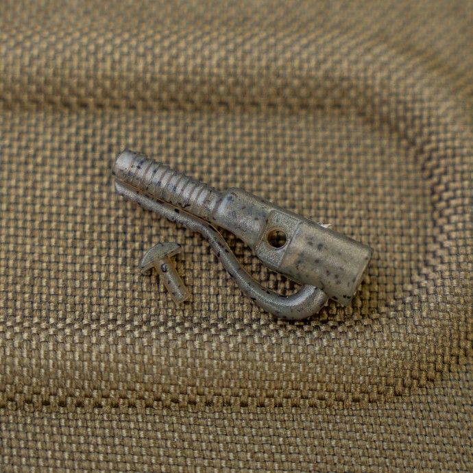 5kom - Set kopči Avid Carp Outline FleckTone Pinned QC Lead Clip Kit