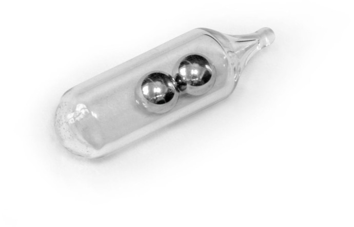 6kom - Staklena zvečka Black Cat Glass Rattle 6mm Clear