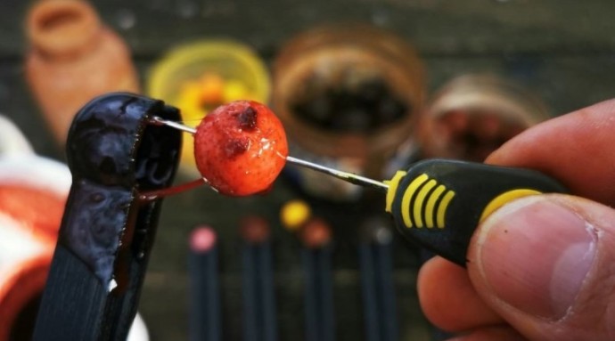 Boilie Pinceta s Rezačem Pimp My Tackle Tweezers