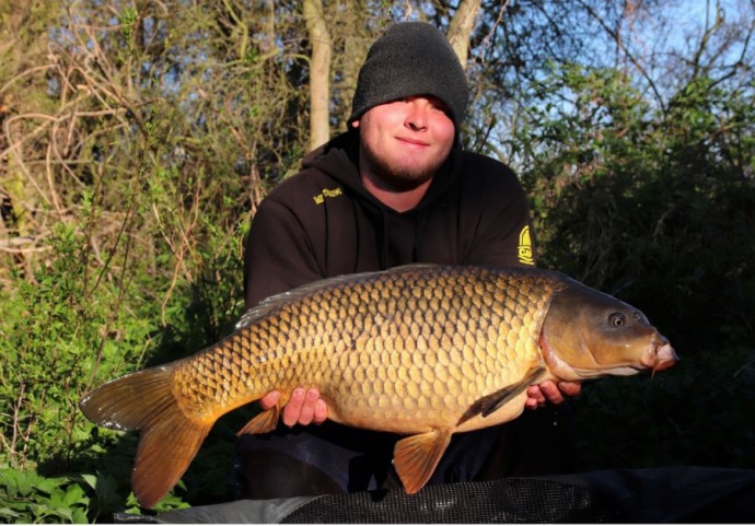 Boilies Mivardi Rapid Easy Catch Ananas + N.BA. 3,3kg