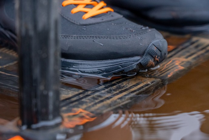 Boty Guru Tackle Waterproof Trainer Black