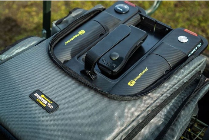 Brodica za prihranu RidgeMonkey Hunter 750 Bait Boat