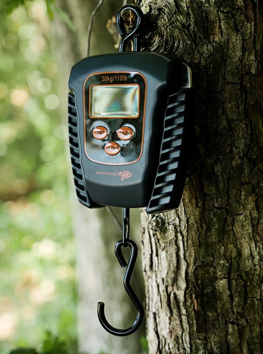 Digitalna Vaga Giants Fishing Digital Scale 50kg + Neoprenska Futrola Besplatno