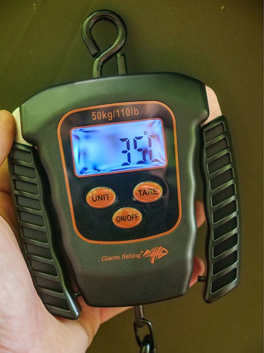 Digitalna Vaga Giants Fishing Digital Scale 50kg + Neoprenska Futrola Besplatno