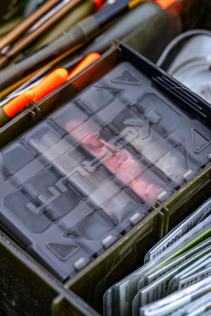 Dozator za pribor Korum Tackle Dispenser Blox