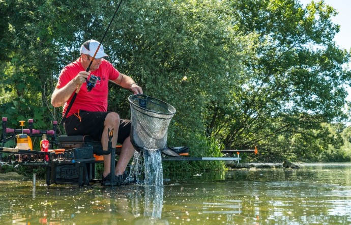 Drška za podmetač Guru Aventus 4m+1m Landing Net Handle