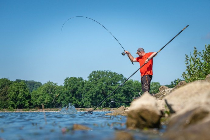 Drška za podmetač Guru Aventus 4m+1m Landing Net Handle