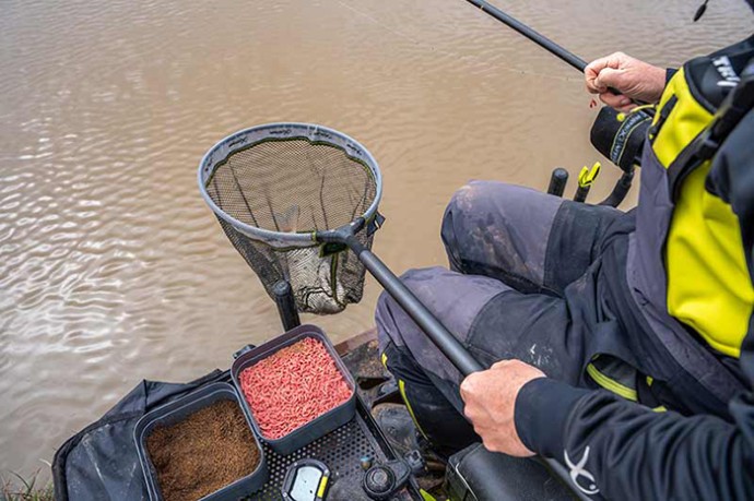 Drška za podmetač Matrix Aquos Power Landing Net Handle 3m