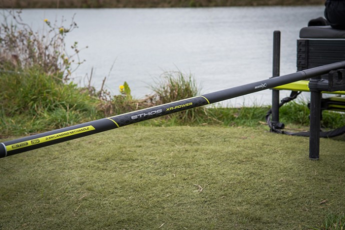 Drška za podmetač Matrix Ethos XR Power 3,5m Landing Net Handle