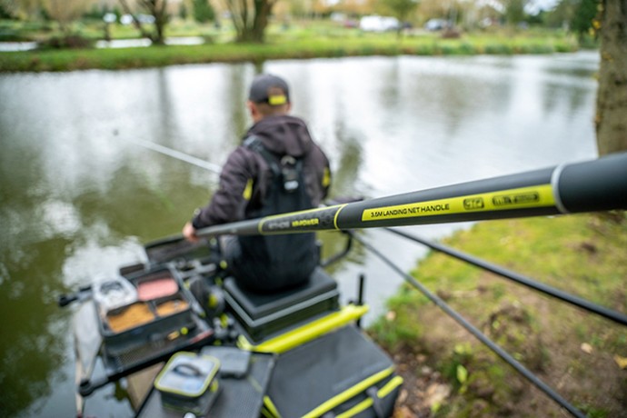 Drška za podmetač Matrix Ethos XR Power 3,5m Landing Net Handle