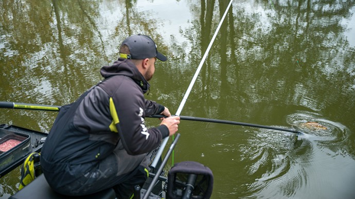 Drška za podmetač Matrix Ethos XR Power 4,5m Landing Net Handle