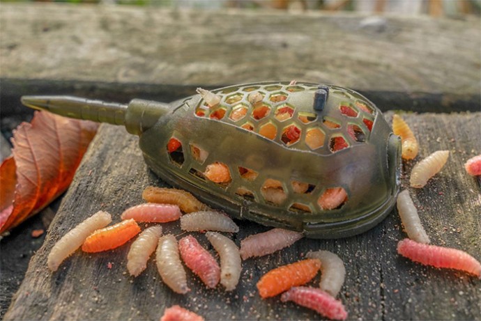 Feeder hranilica Korum Camo Grub Feeder
