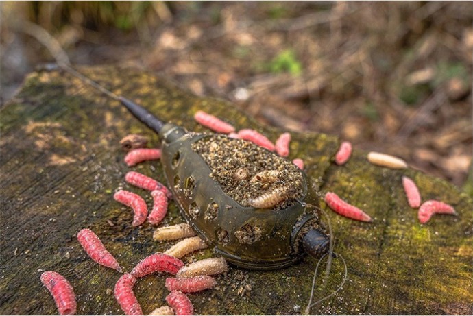 Feeder hranilica Korum Camo Window Feeders
