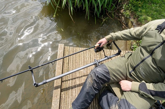 Feeder ruka Korum XS Rod Support Arm