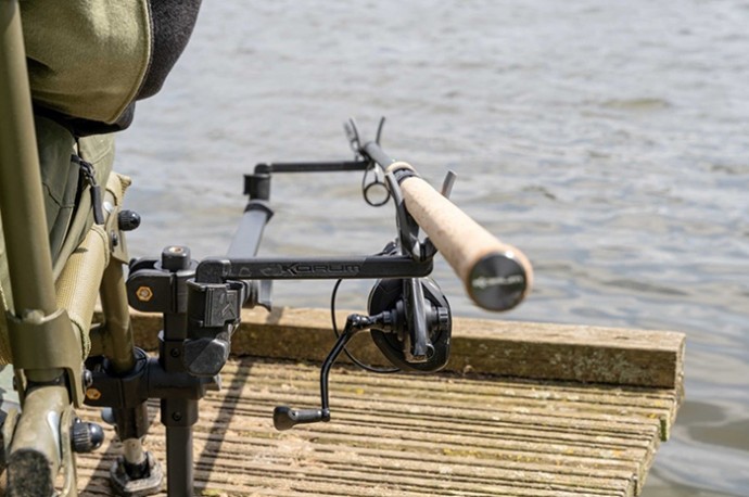 Feeder ruka Korum XS Rod Support Arm