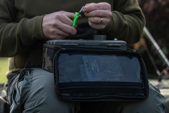 Futrola za pribor Korda Compac 140 Tackle Pouch Dark Kamo
