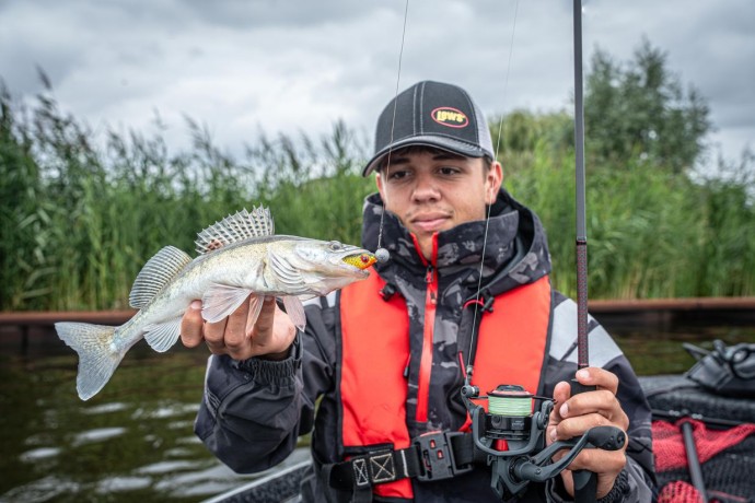 Gumeni Mamac Rage Slick Shad UV Hot Olive