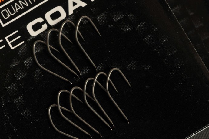 Háčik Guru F1 Maggot Hook (Barbless/Spade End)