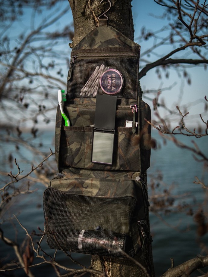 Higijenska torbica Giants Fishing Wash Bag