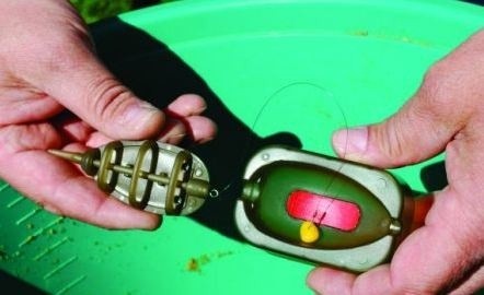 Hranilica Extra Carp Method Feeder