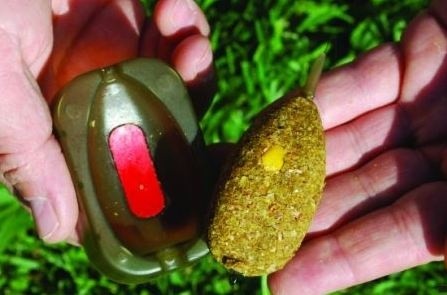Hranilica Extra Carp Method Feeder