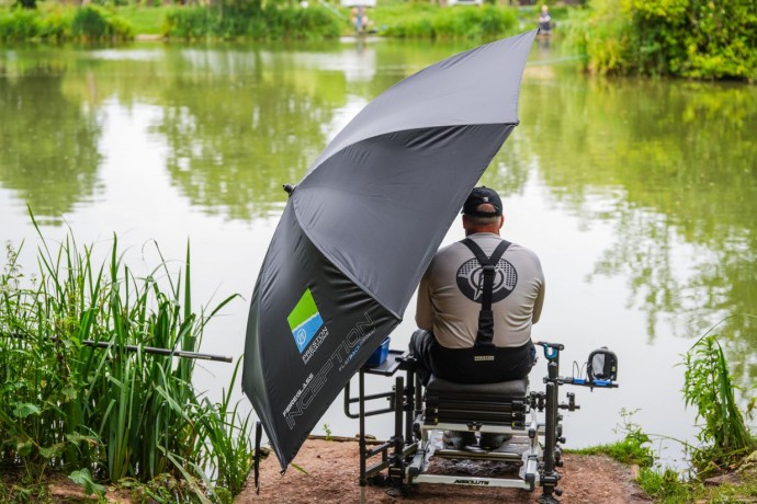 Kišobran Preston Inception Fibreglass Flatback Brolly 50"