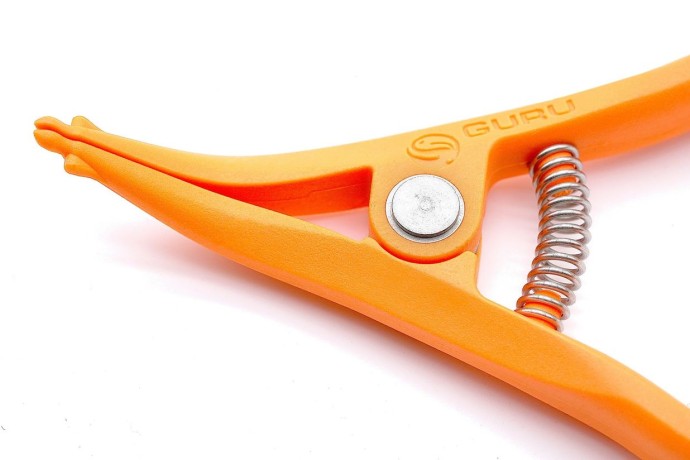 Kliešte Na Pelety Guru Pellet Pliers