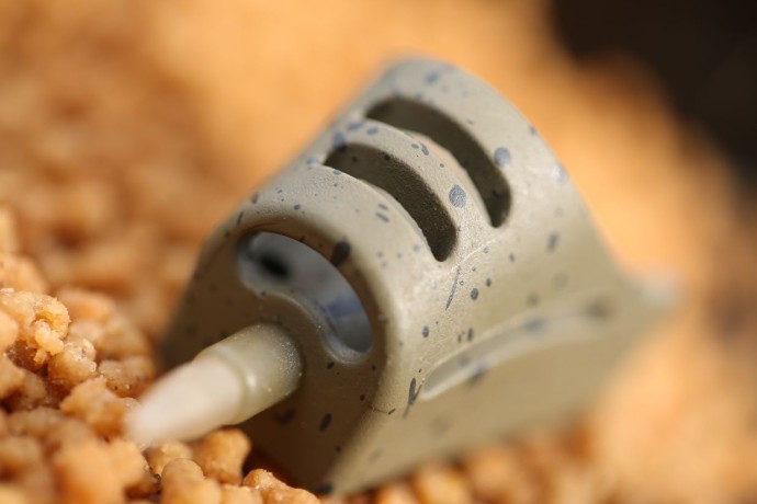 Krmítko Guru Hybrid Pellet Feeder Small Inline
