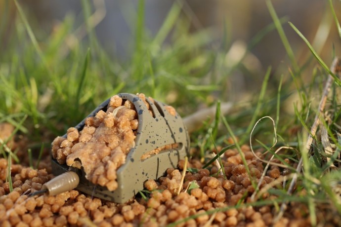 Krmítko Guru Mini Pellet Feeder 24g