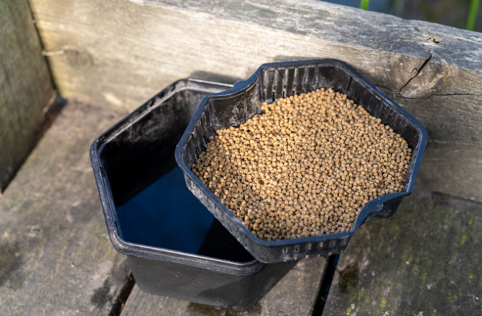 Kutija za crve Zebco Secure-Lock Bait Box And Sieve 2L