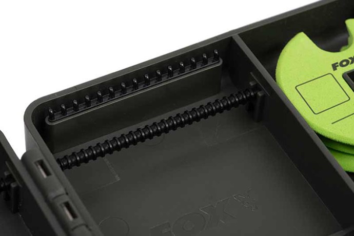 Kutija za predveze Fox Edges Large Rig and Disc Box inc. 50 Pins / 7 Discs