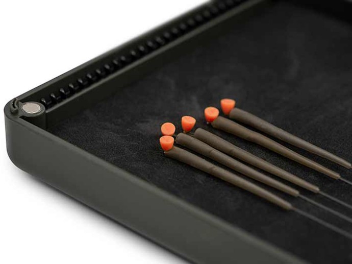 Kutija za predveze Fox Edges Large Rig Box inc. 50 Pins
