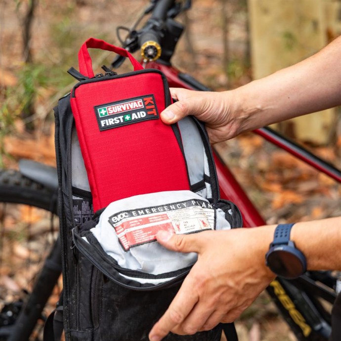 Lékárnička Survival First Aid Kit Slimline