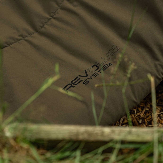 Ležaljka i Spavaća Vreća Avid Carp Revolve X System