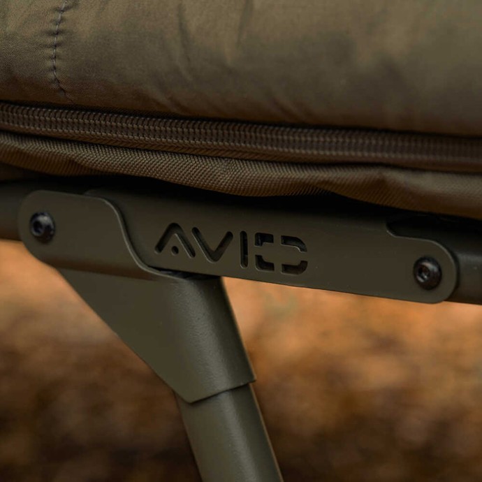 Ležaljka i Spavaća Vreća Avid Carp Revolve X System