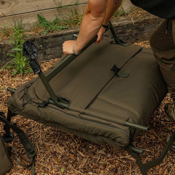 Ležaljka i Spavaća Vreća Avid Carp Revolve X System