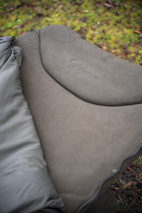 Ležaljka + Spavaća vreća Nash Indulgence HD40 8 Leg Sleep System Camo Wide