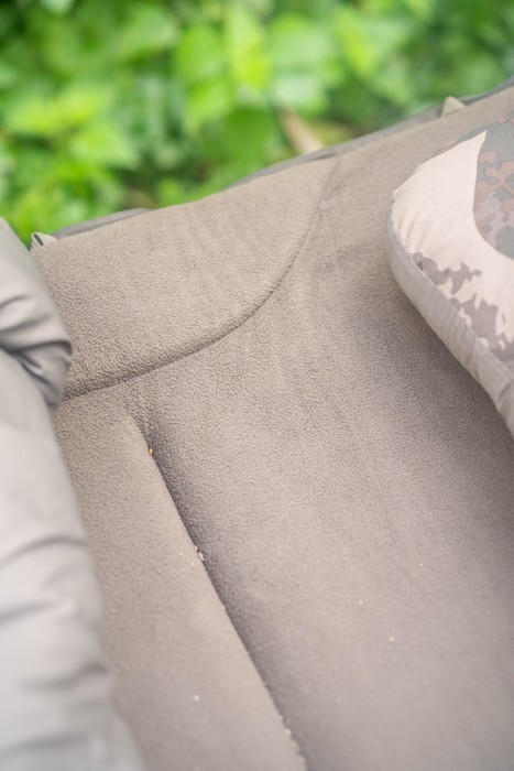 Ležaljka + Spavaća vreća Nash Indulgence HD40 8 Leg Sleep System Camo Wide