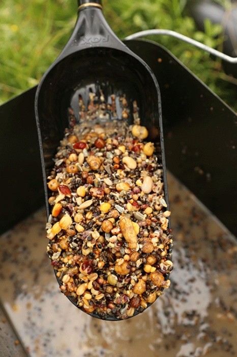Lopatica za hranjenje Fox Particle Baiting Spoon