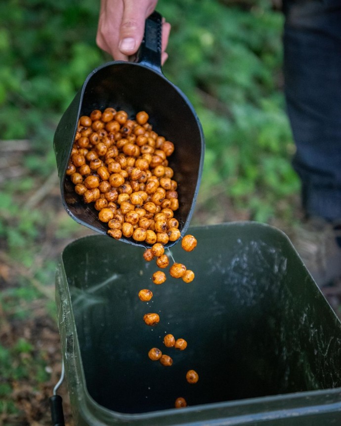Lopatica za hranjenje Spomb Mega Bucket