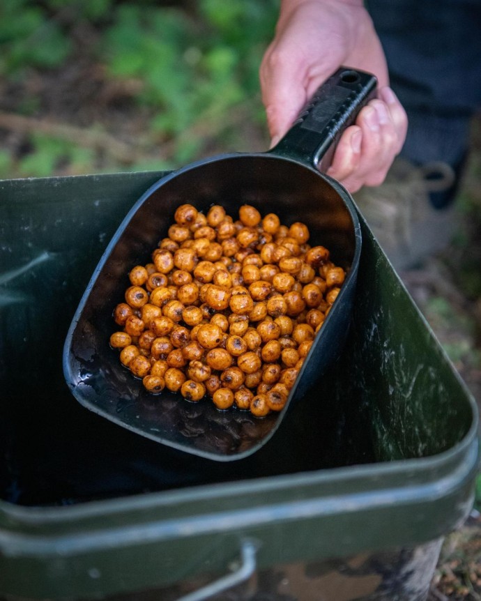 Lopatica za hranjenje Spomb Mega Bucket