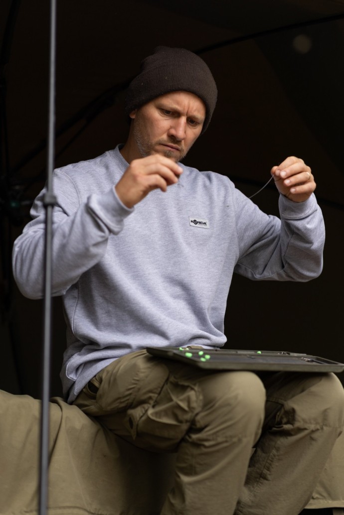 Mikina Korda Patch Crewneck Heather Grey