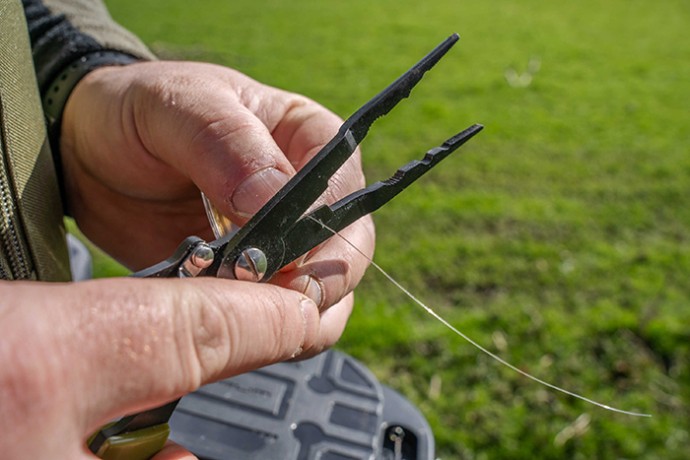Multifunkcijski Alat Korum Multi Tool with QC Lanyard
