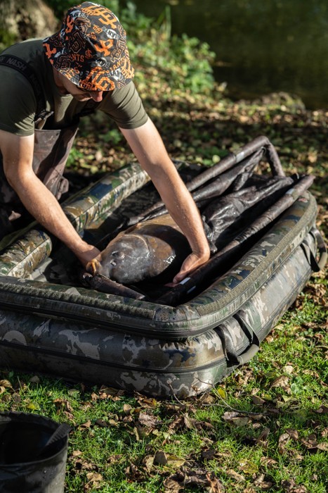 Nafukovacia podloška Nash Carp Care Air Cradle Camo