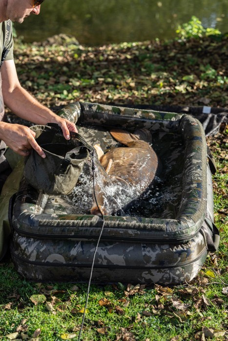 Nafukovacia podloška Nash Carp Care Air Cradle Camo